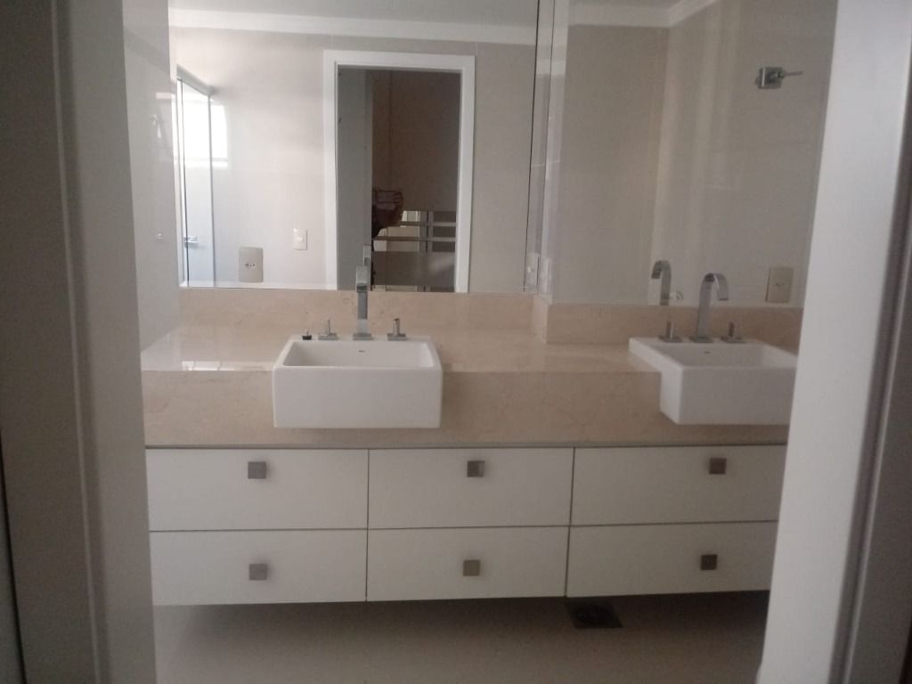 Apartamento para alugar com 3 quartos, 157m² - Foto 21