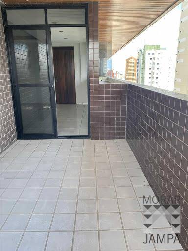 Apartamento à venda com 3 quartos, 121m² - Foto 4