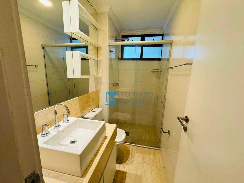 Apartamento à venda com 3 quartos, 220m² - Foto 18