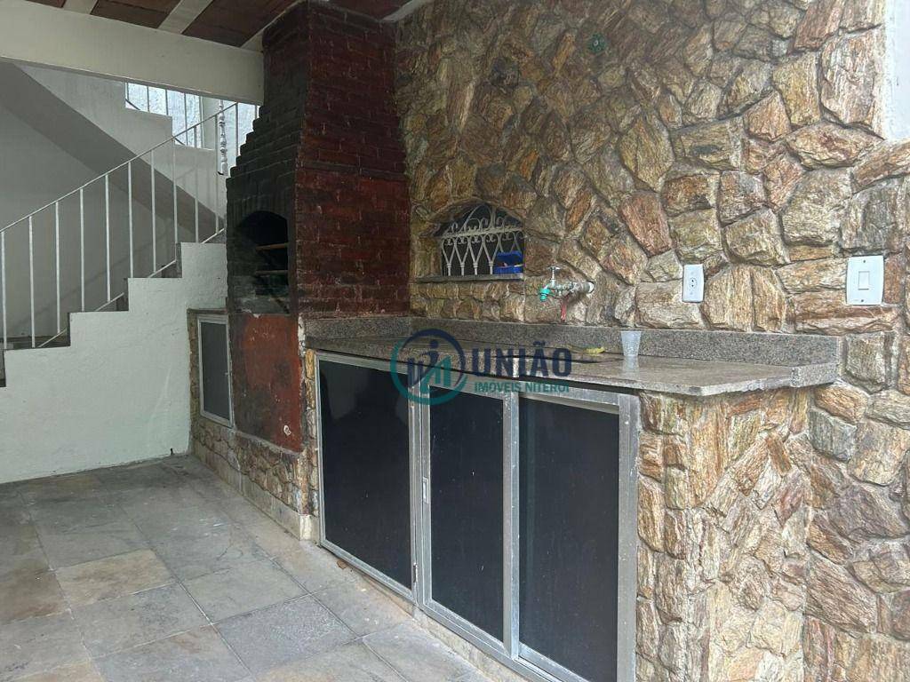 Casa de Condomínio à venda com 4 quartos, 200m² - Foto 37