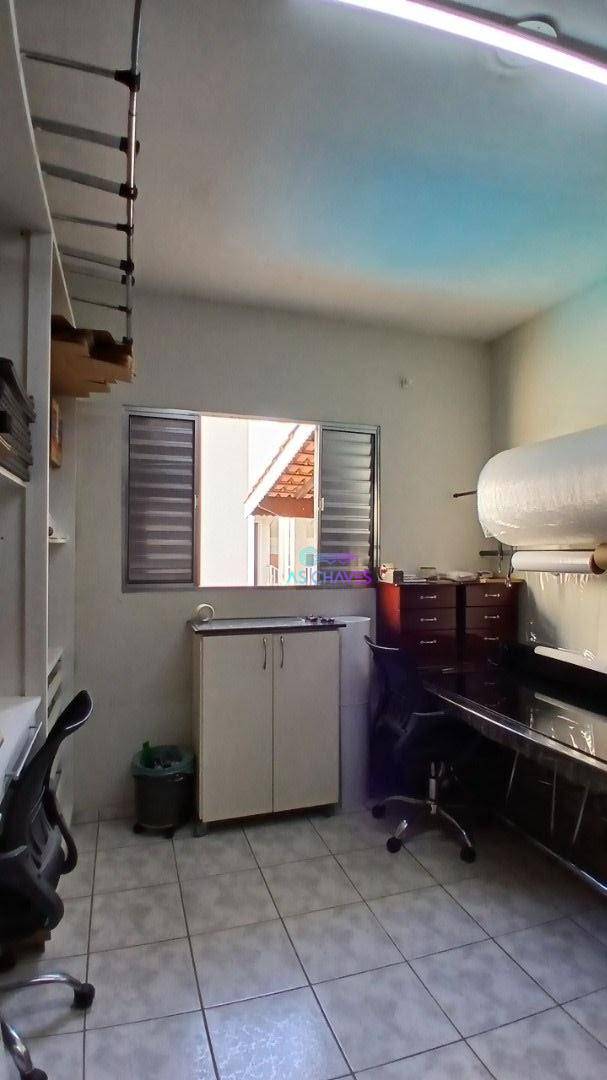 Casa à venda com 4 quartos, 432m² - Foto 27