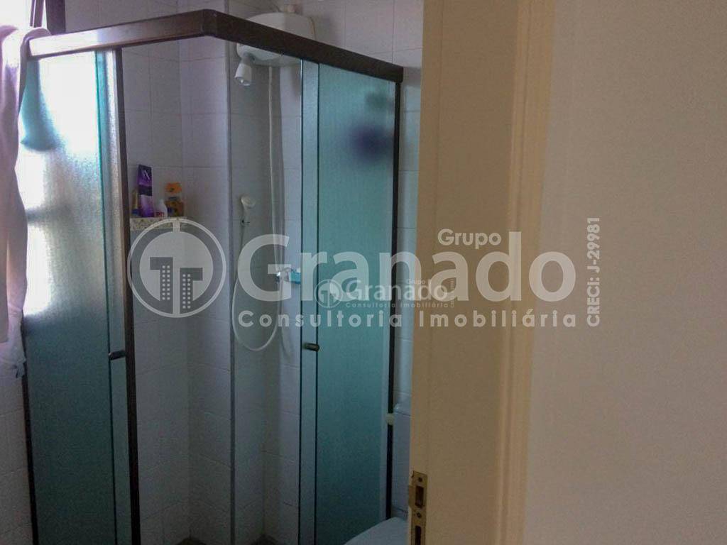 Apartamento à venda com 2 quartos, 70m² - Foto 3