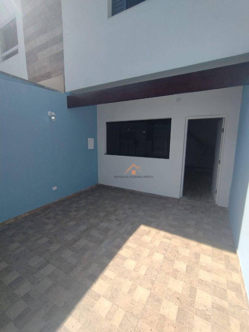 Sobrado para alugar com 2 quartos, 120m² - Foto 1