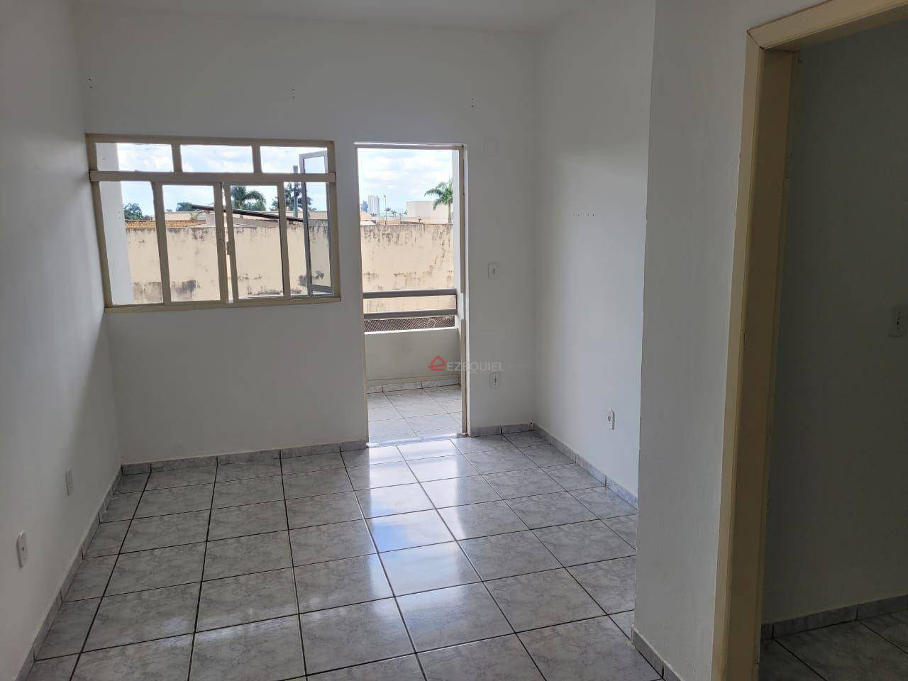 Apartamento para alugar com 3 quartos, 90m² - Foto 3