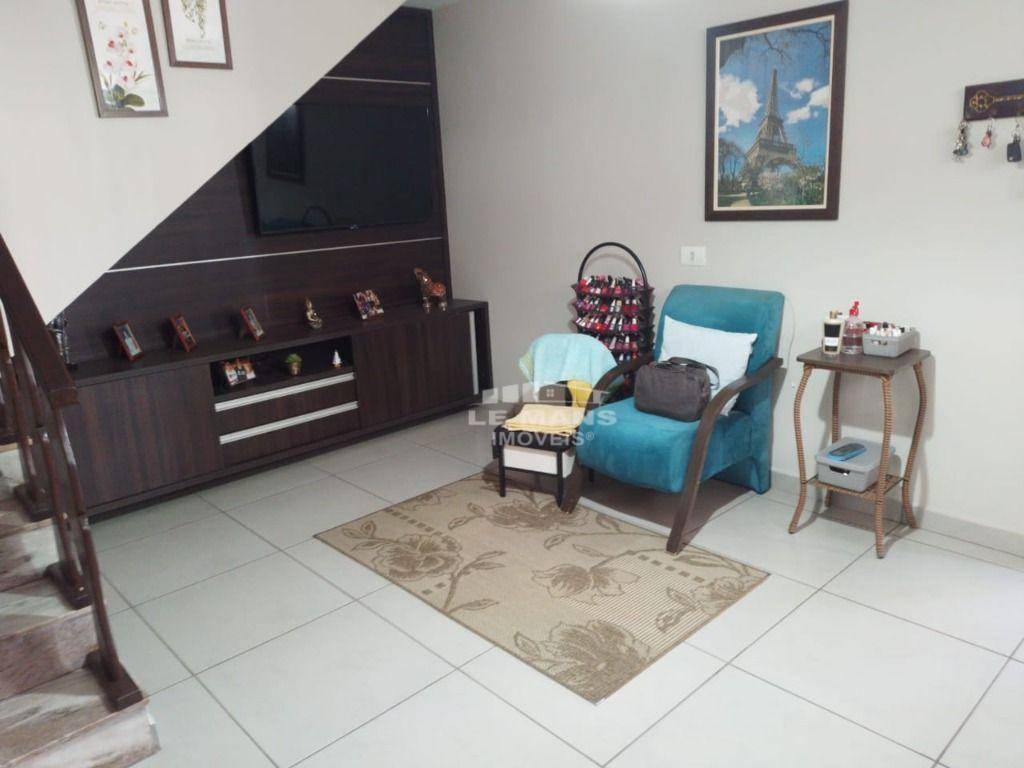 Casa, 3 quartos, 131 m² - Foto 1