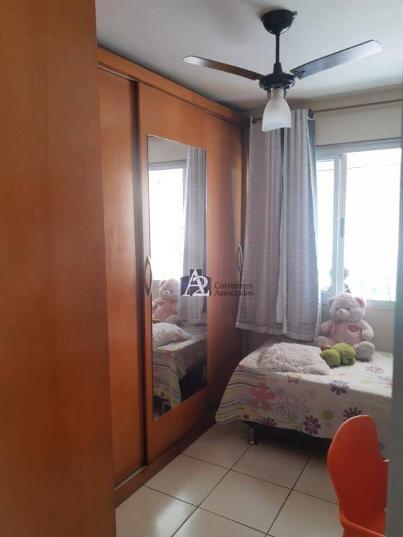 Apartamento à venda com 2 quartos, 71m² - Foto 4