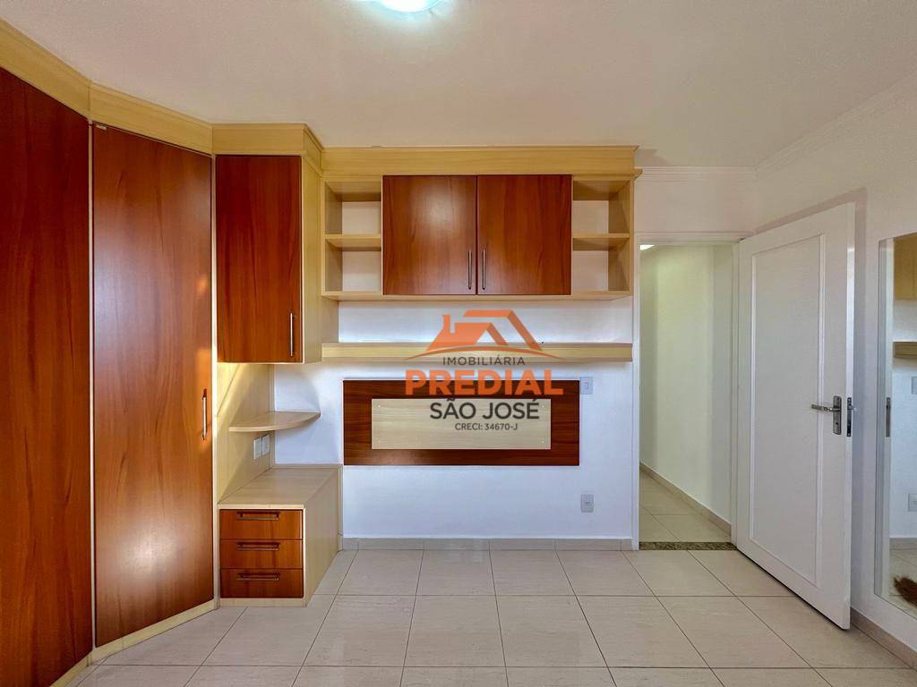 Apartamento para alugar com 2 quartos, 75m² - Foto 13