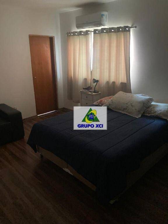 Casa à venda e aluguel com 3 quartos, 250m² - Foto 8