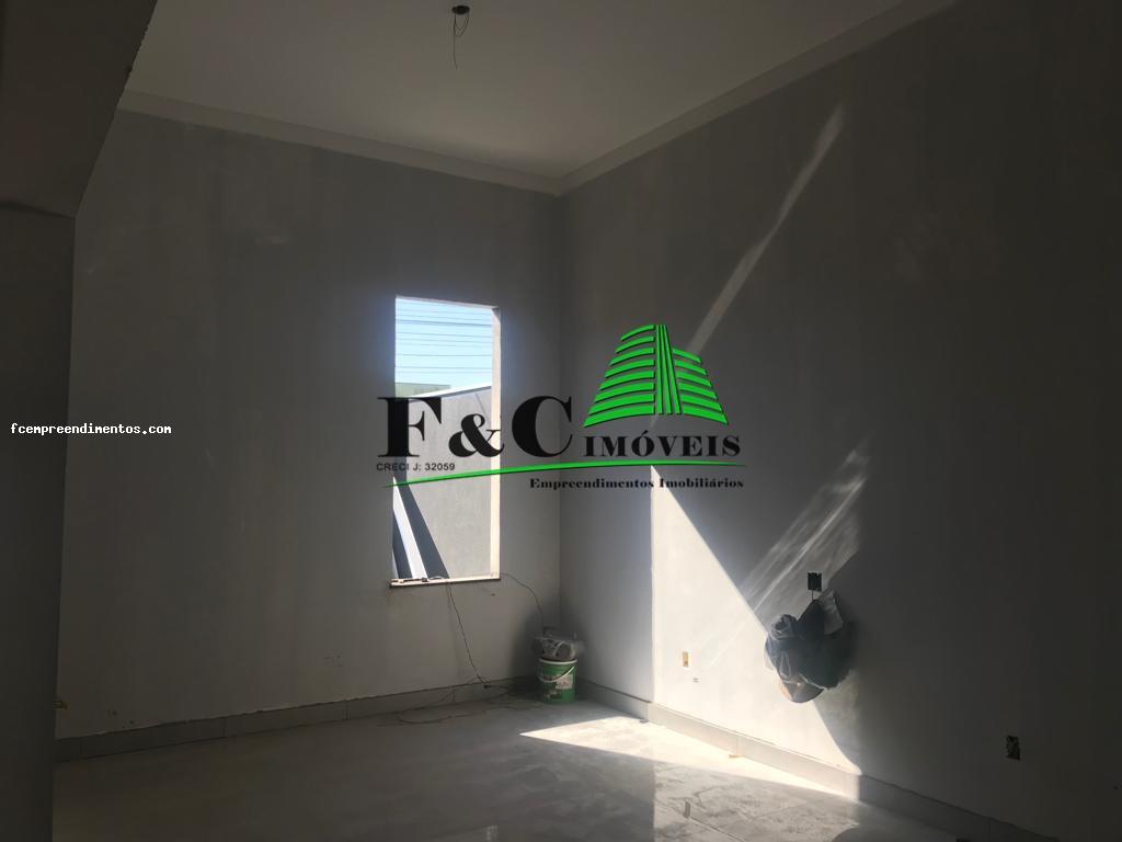 Casa à venda com 3 quartos, 200m² - Foto 3