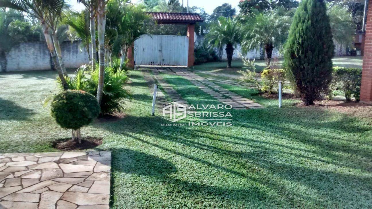 Chácara à venda com 3 quartos, 240m² - Foto 2