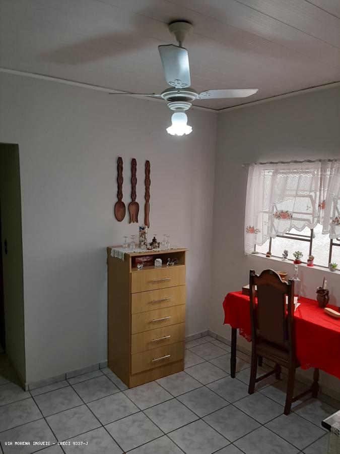 Casa à venda com 5 quartos, 300m² - Foto 5