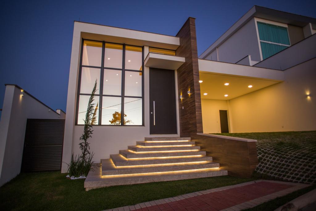 Casa à venda com 3 quartos, 556m² - Foto 1