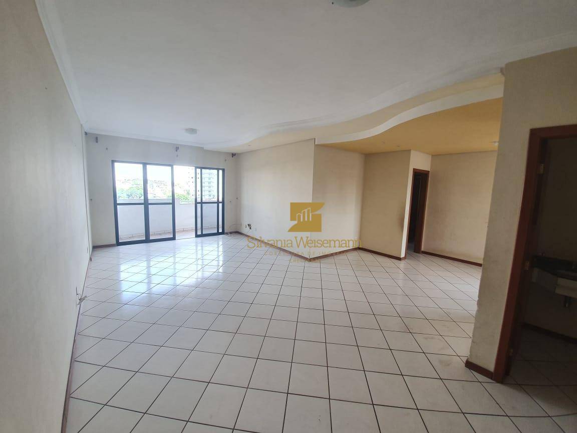 Apartamento à venda com 3 quartos, 161m² - Foto 2