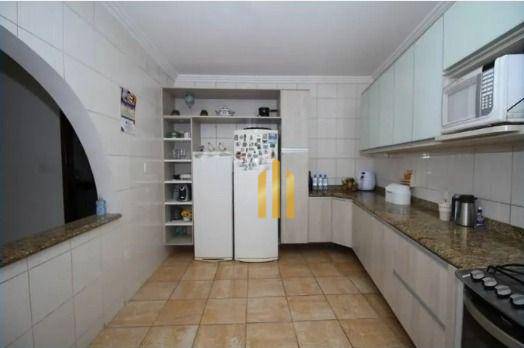 Sobrado para alugar com 4 quartos, 196m² - Foto 7