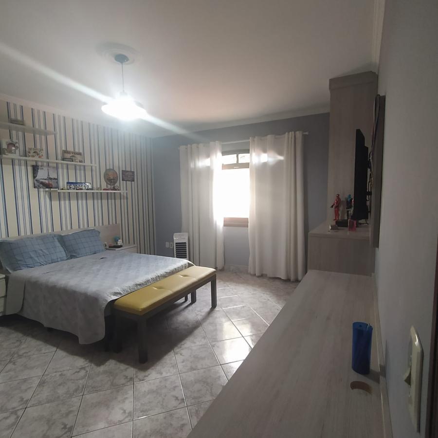 Casa à venda com 3 quartos, 220m² - Foto 14