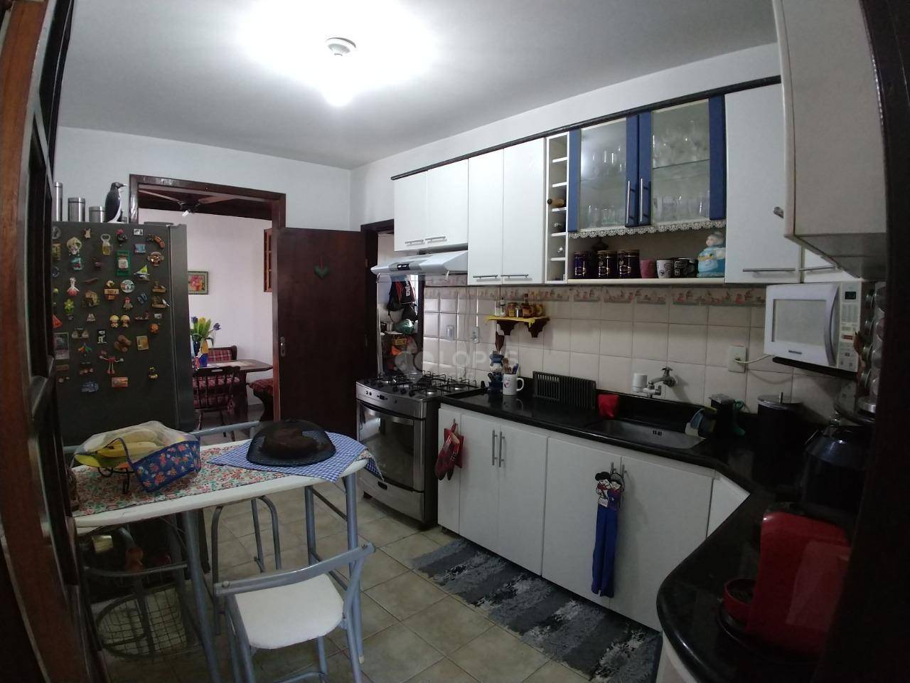 Casa à venda com 3 quartos, 250m² - Foto 17