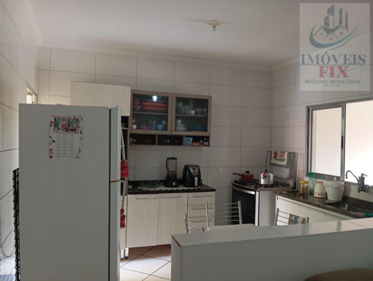 Casa à venda com 2 quartos, 70m² - Foto 12