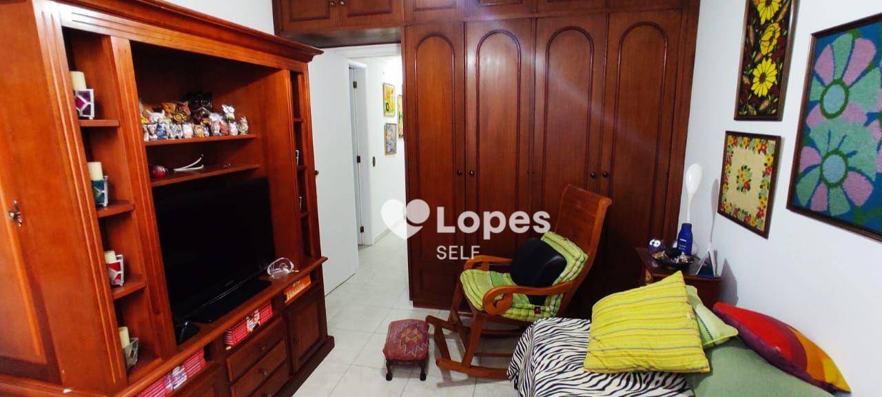 Apartamento à venda com 3 quartos, 207m² - Foto 8