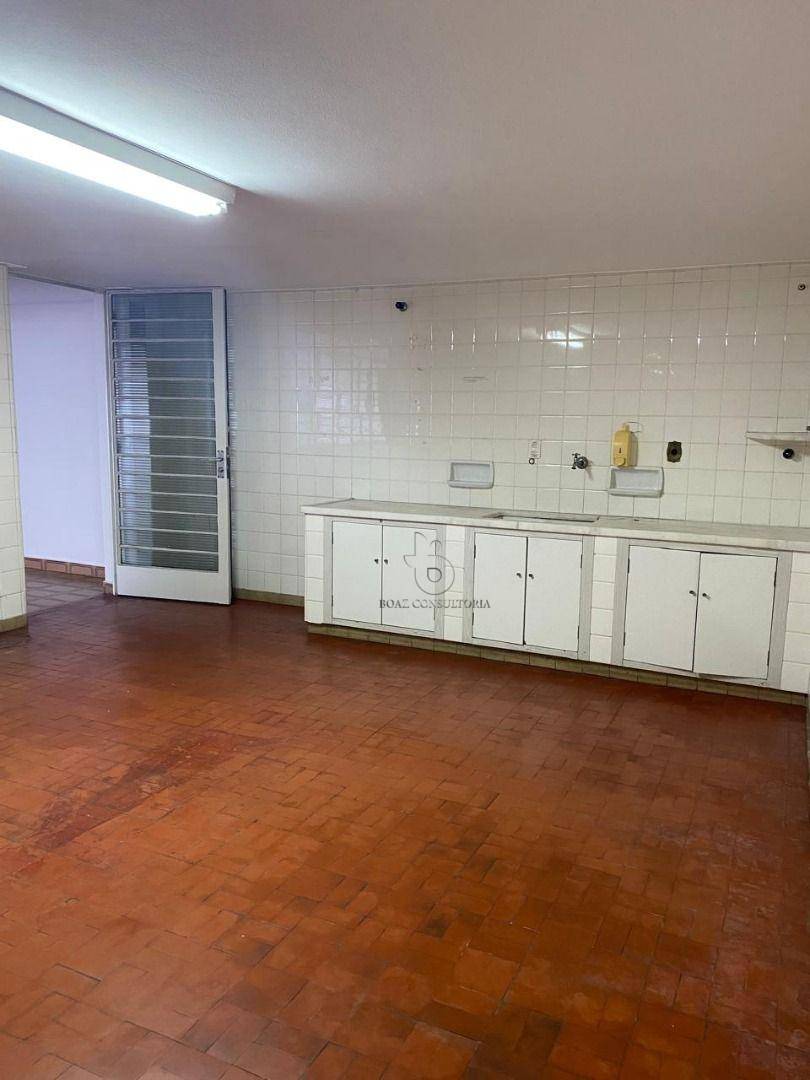 Casa para alugar com 3 quartos, 333m² - Foto 9