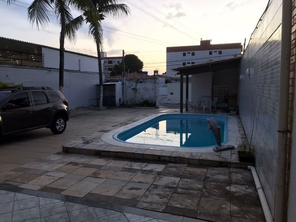 Casa de Condomínio à venda com 4 quartos, 240m² - Foto 9