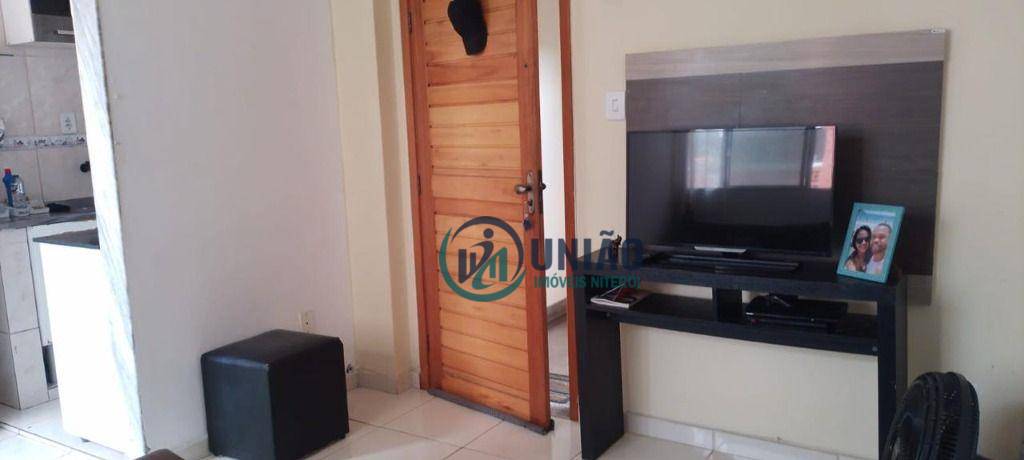 Apartamento à venda com 3 quartos, 70m² - Foto 2