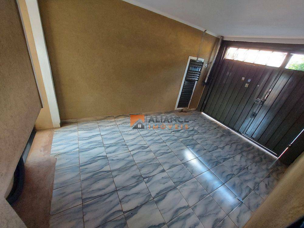 Casa à venda com 3 quartos, 108m² - Foto 3