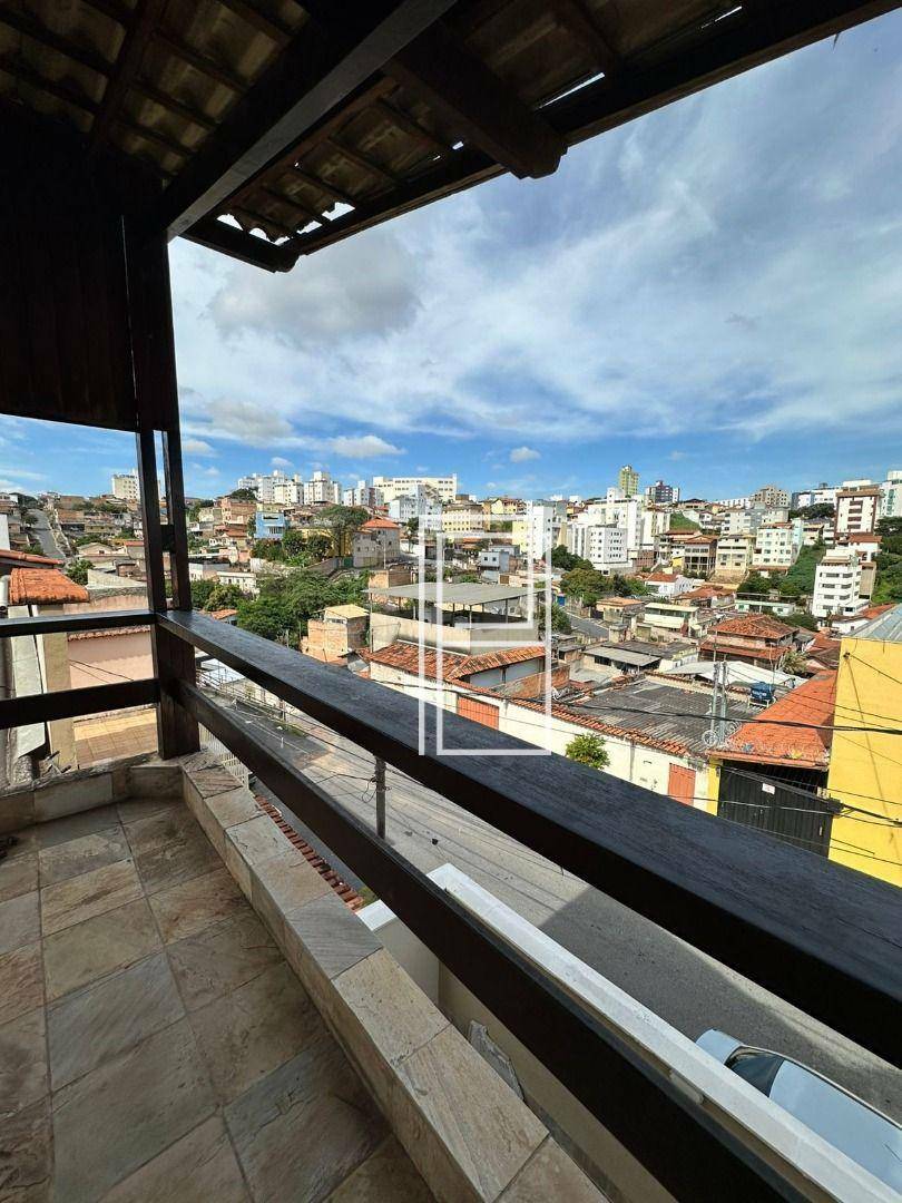 Casa à venda com 3 quartos, 290m² - Foto 33