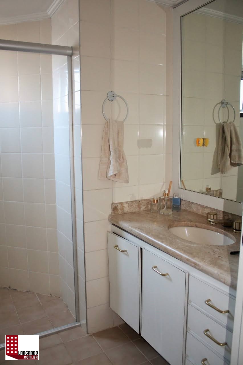 Apartamento à venda com 3 quartos, 198m² - Foto 5