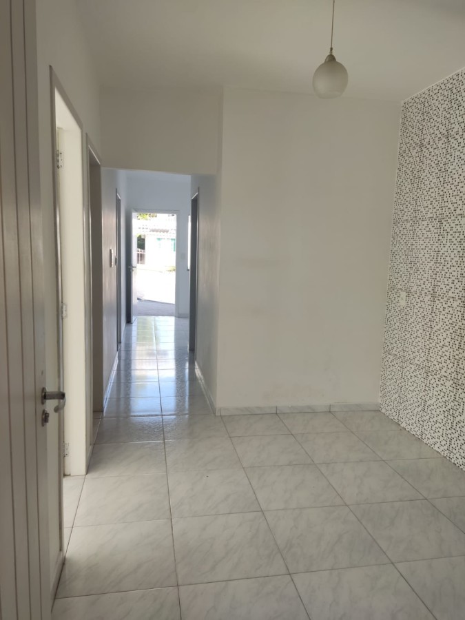 Casa à venda com 3 quartos, 50m² - Foto 3