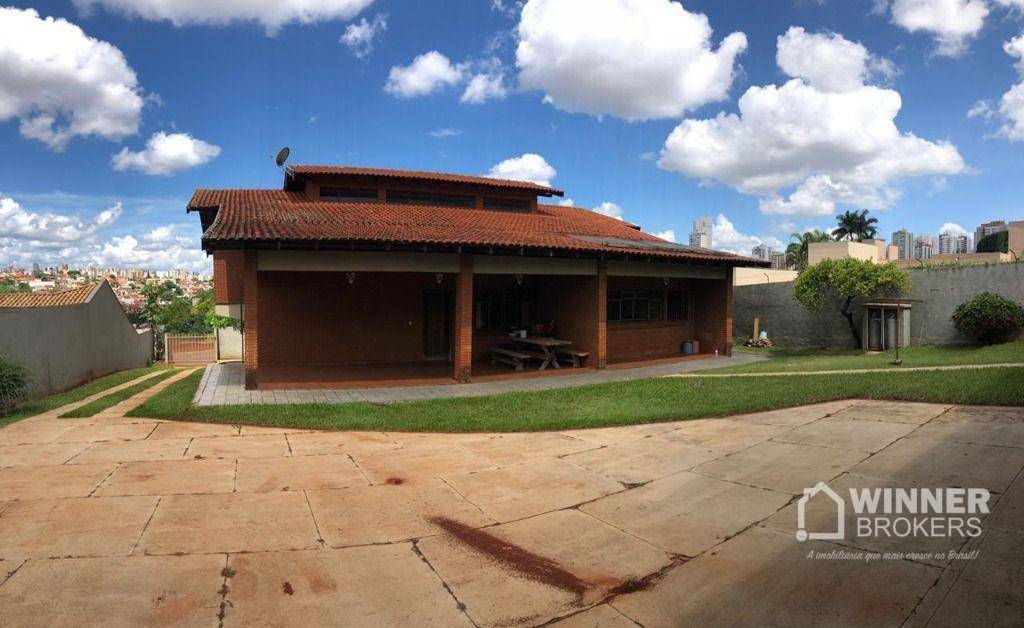 Sobrado à venda com 6 quartos, 463m² - Foto 4