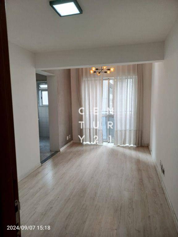 Apartamento à venda com 1 quarto, 45m² - Foto 2