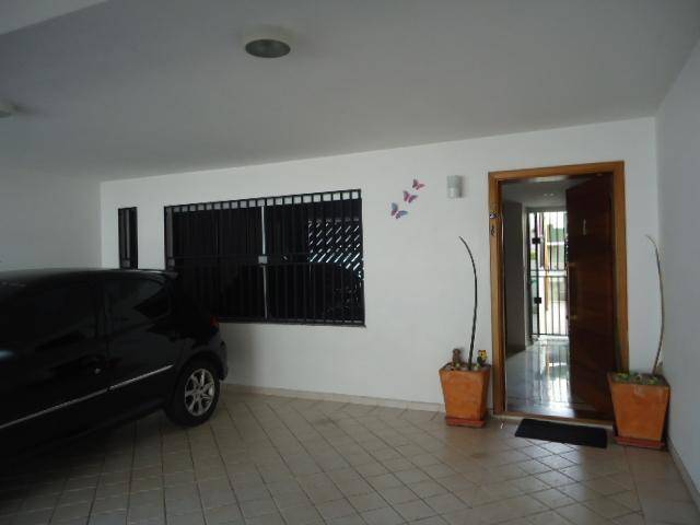 Sobrado à venda com 4 quartos, 300m² - Foto 2