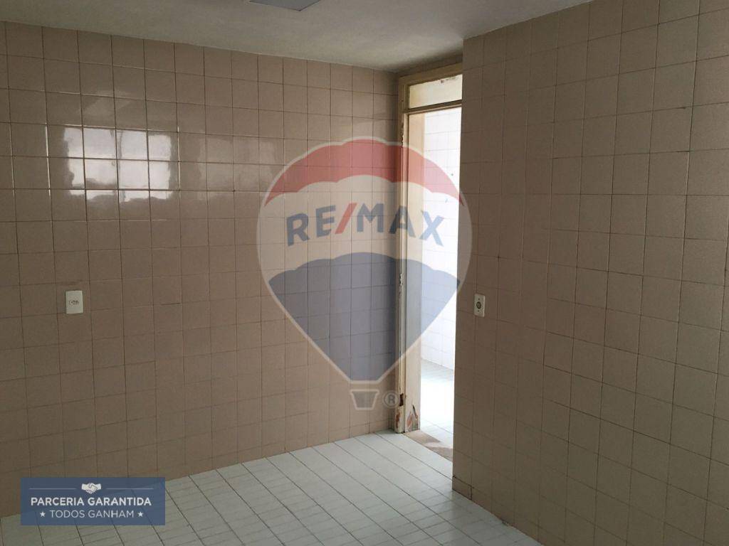 Apartamento à venda com 2 quartos, 78m² - Foto 18