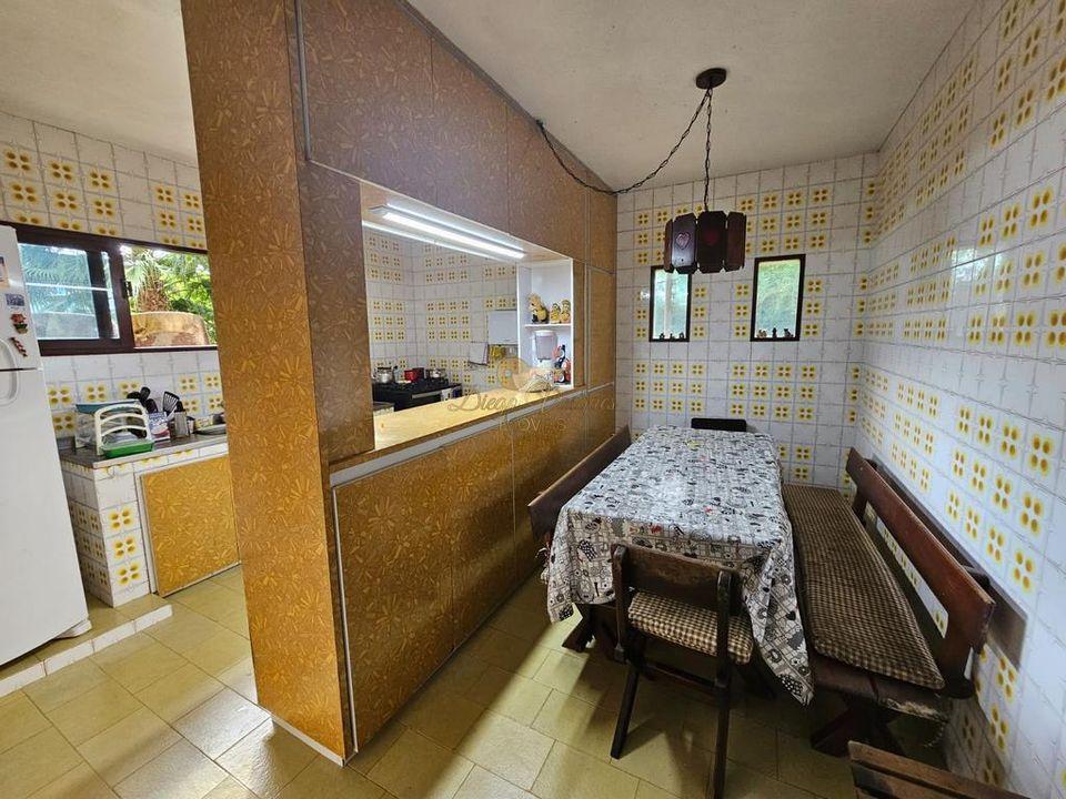 Casa à venda com 4 quartos, 1960m² - Foto 13