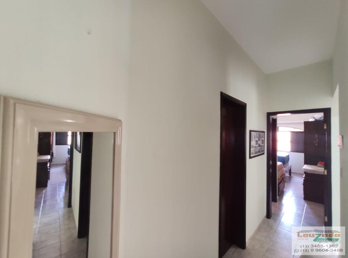 Casa à venda com 3 quartos, 240m² - Foto 8