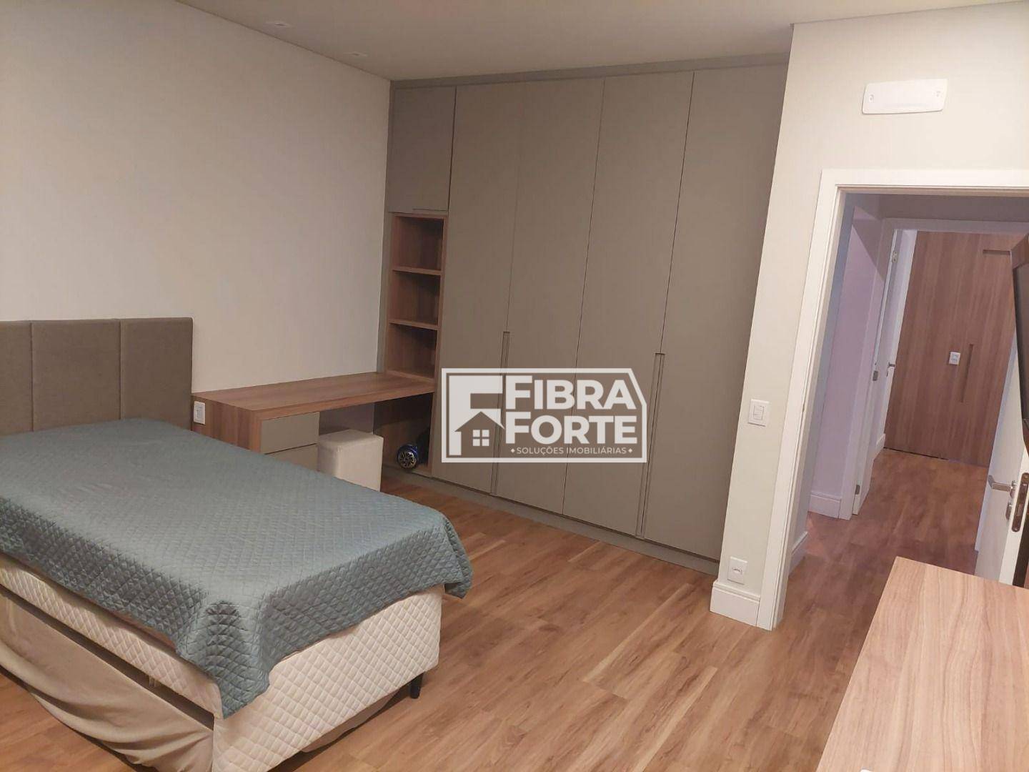 Casa de Condomínio para alugar com 5 quartos, 407m² - Foto 8