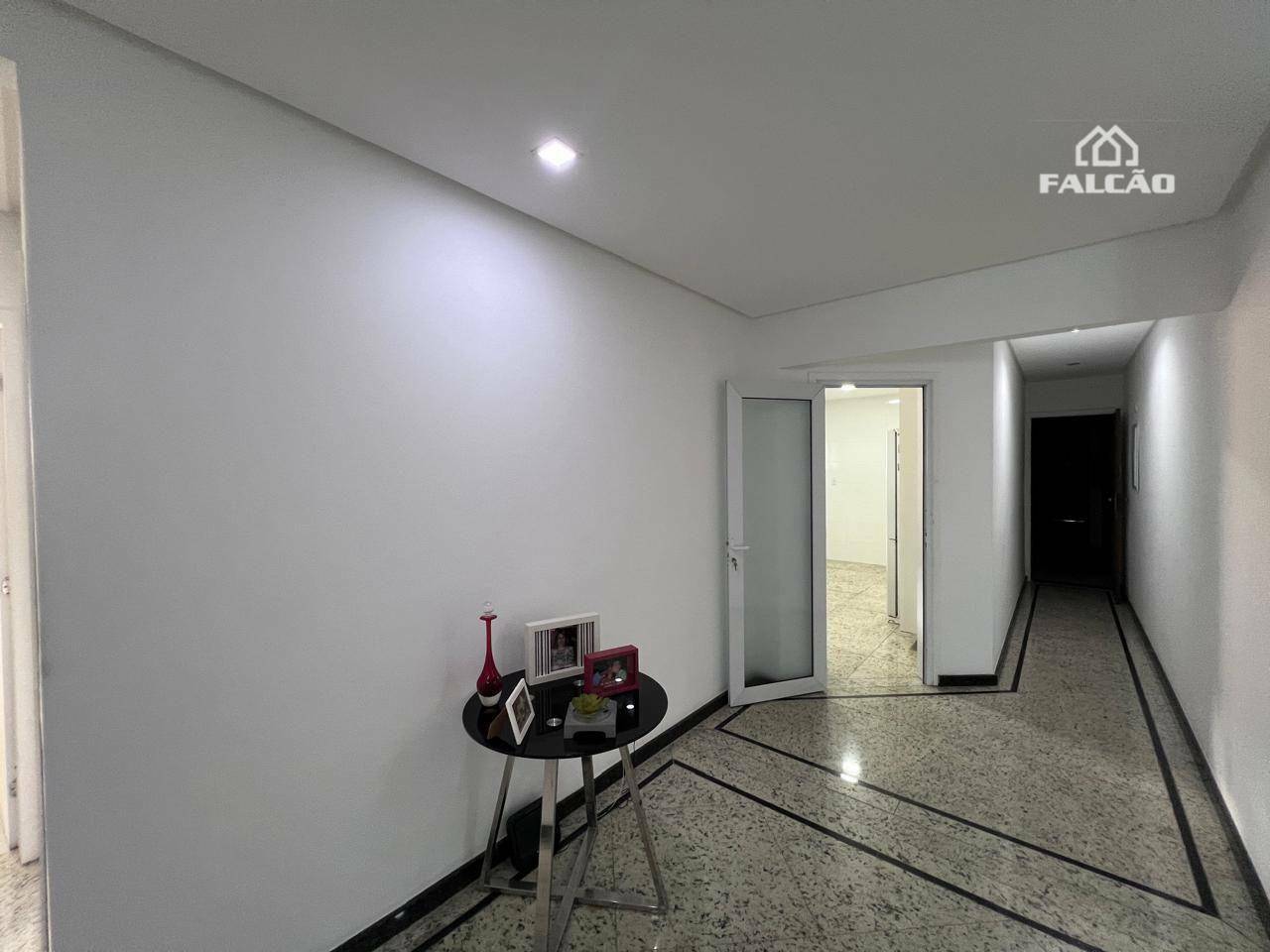 Apartamento à venda com 3 quartos, 147m² - Foto 8