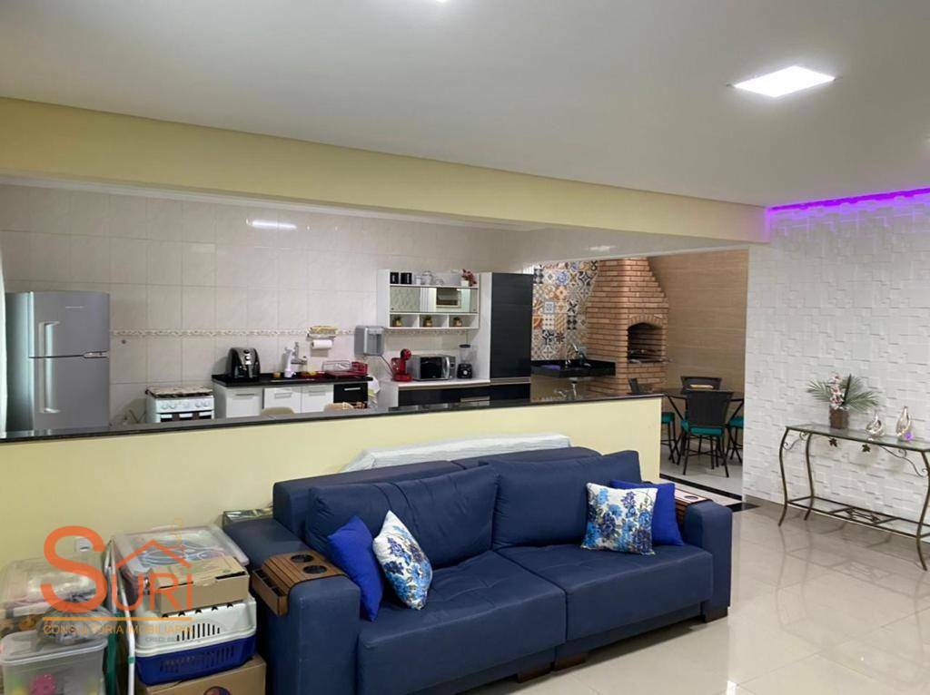 Sobrado à venda com 3 quartos, 180m² - Foto 1