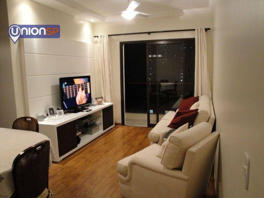 Apartamento à venda com 2 quartos, 70m² - Foto 2