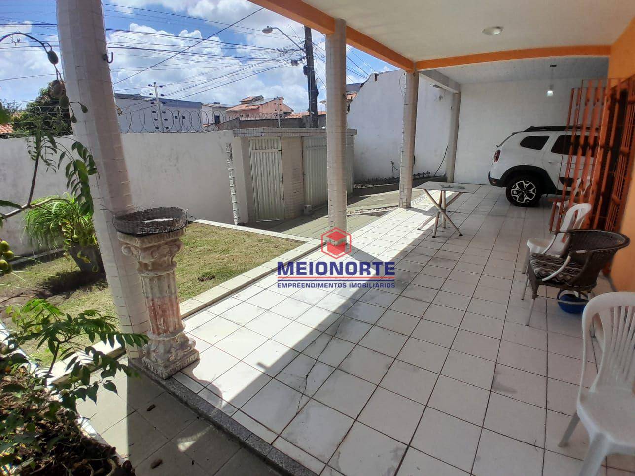 Casa à venda com 3 quartos, 324m² - Foto 2