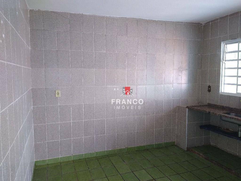 Casa à venda com 2 quartos, 202m² - Foto 20