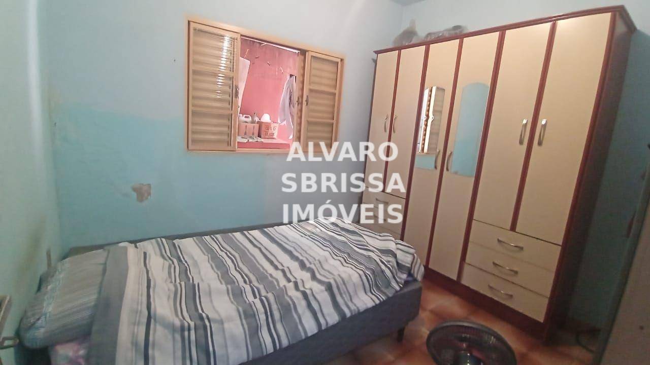 Casa à venda com 2 quartos, 90m² - Foto 9