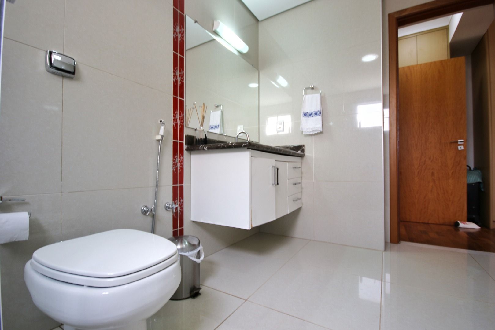 Casa de Condomínio à venda com 4 quartos, 286m² - Foto 34