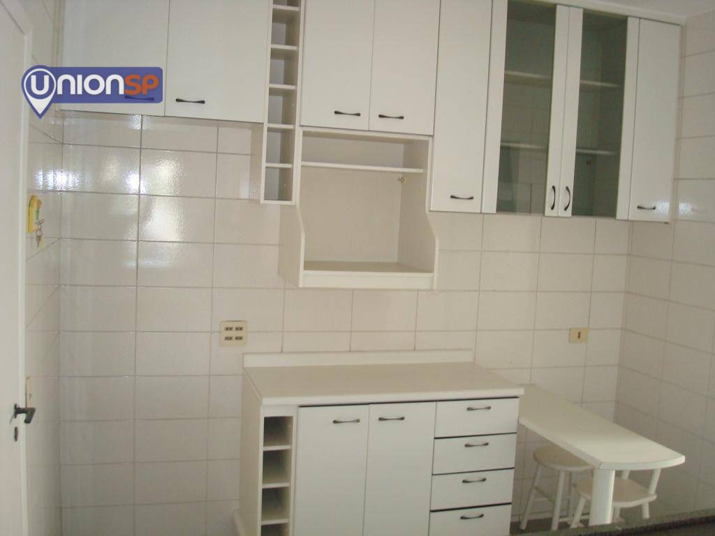 Apartamento à venda com 3 quartos, 75m² - Foto 4