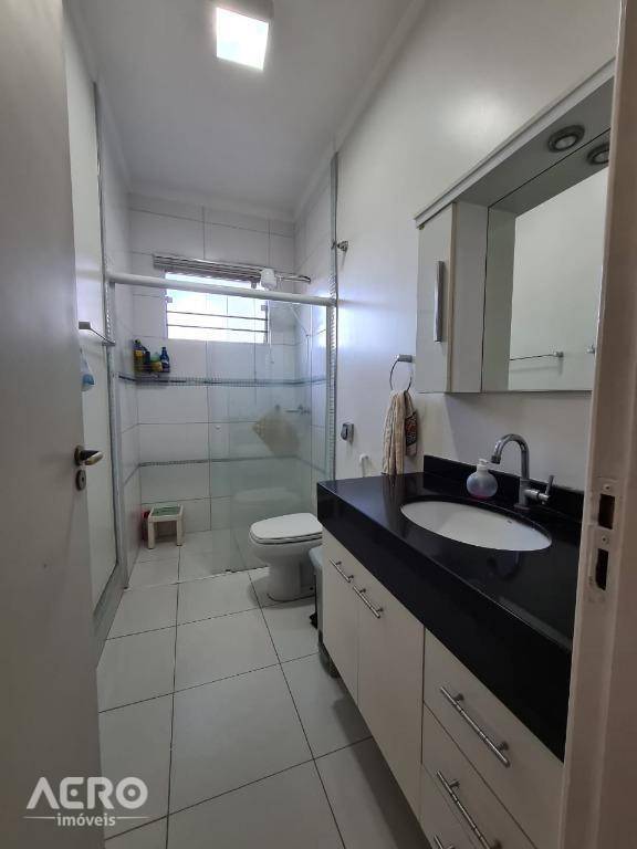 Casa à venda com 3 quartos, 195m² - Foto 36