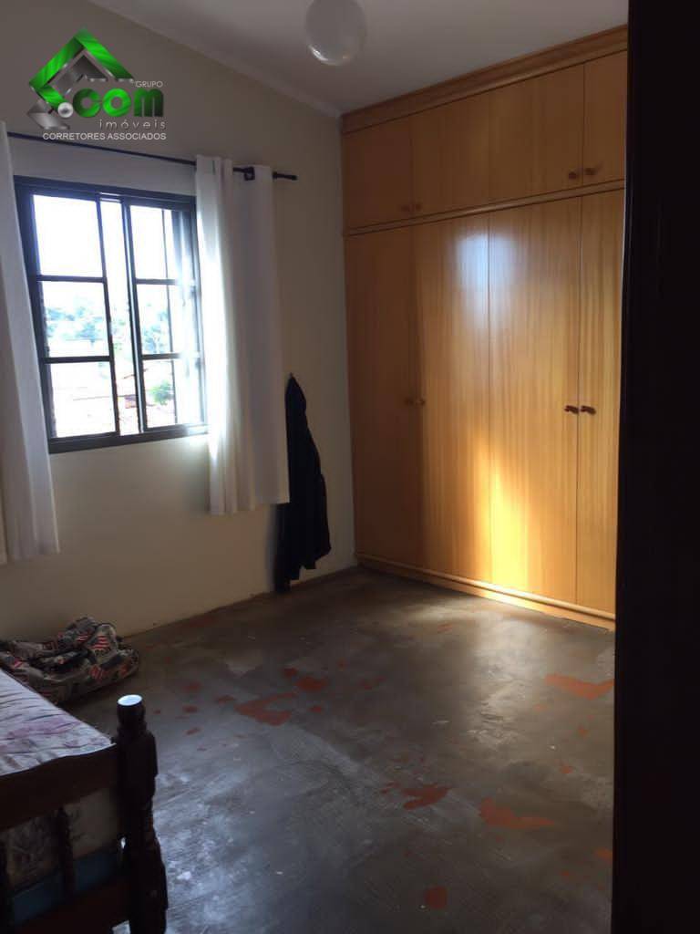 Casa à venda com 3 quartos, 210m² - Foto 9