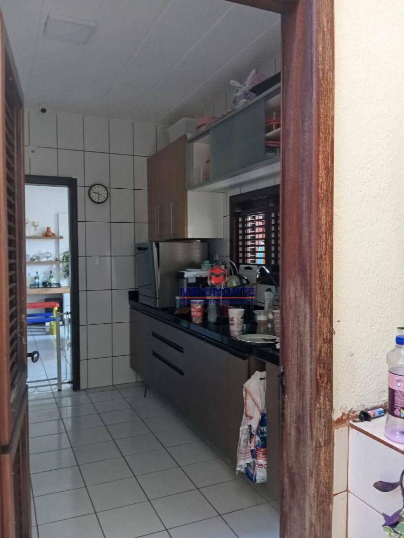 Casa à venda com 3 quartos, 150m² - Foto 4