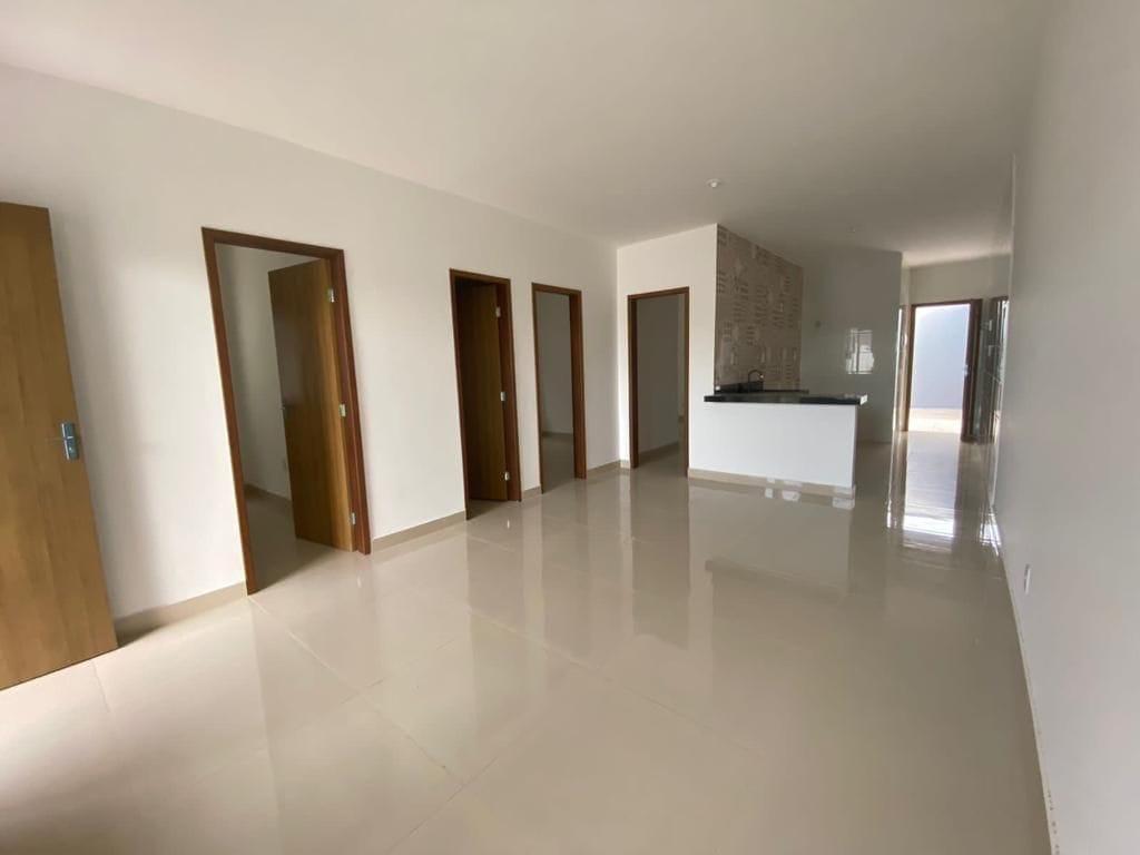 Casa à venda com 3 quartos, 100m² - Foto 1