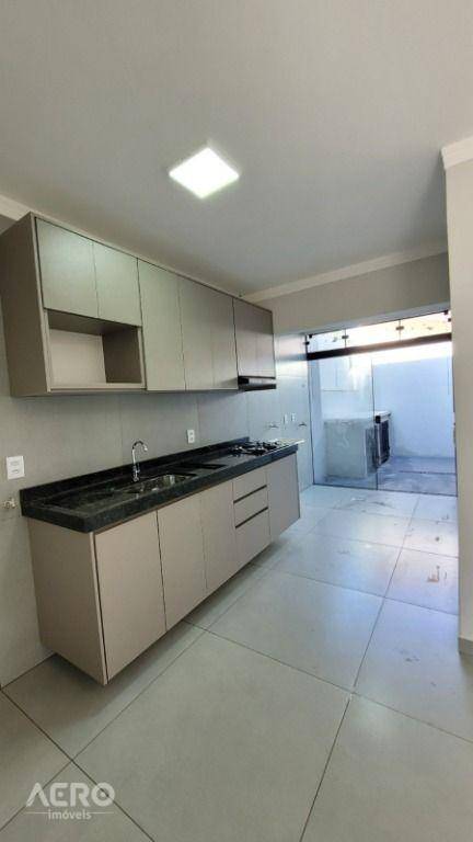 Casa à venda com 3 quartos, 105m² - Foto 15