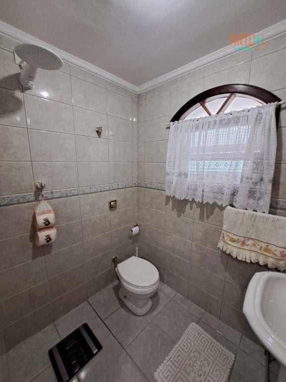 Sobrado à venda com 3 quartos, 231m² - Foto 4